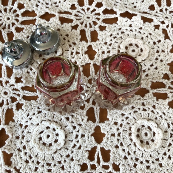 Diamond Point Ruby Indiana Glass Salt & Pepper Set - Picture 4 of 9